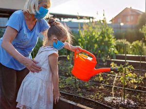 Lire la suite à propos de l’article Jardinage hors saison avec les enfants – Apprentissage basé sur le jardinage tout au long de l’automne et de l’hiver