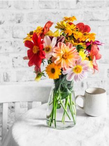 Lire la suite à propos de l’article Fleurs pour la fête du Travail – Comment faire un bouquet pour la fête du Travail