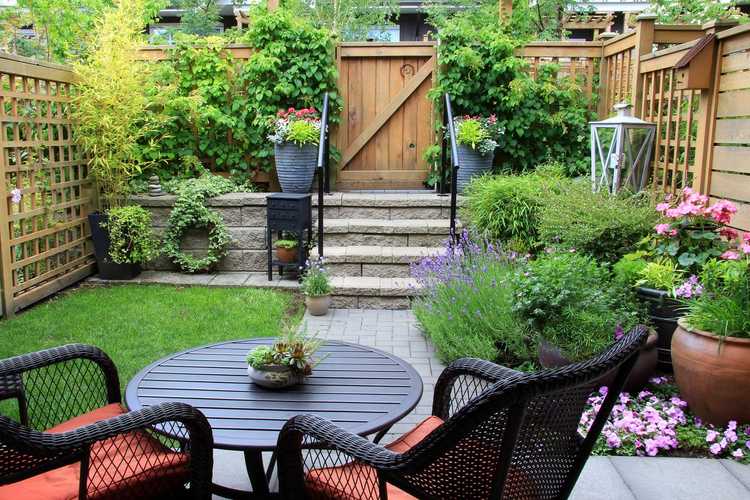 You are currently viewing Comment aménager un salon de jardin – Conseils pour clôturer un jardin