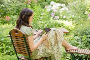 Lire la suite à propos de l’article Qu'est-ce qu'un jardin de lecture : comment créer un coin de lecture dans les jardins