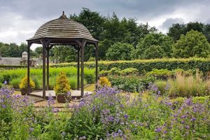 Lire la suite à propos de l’article Histoire de Garden Folly : Comment créer une folie de jardin