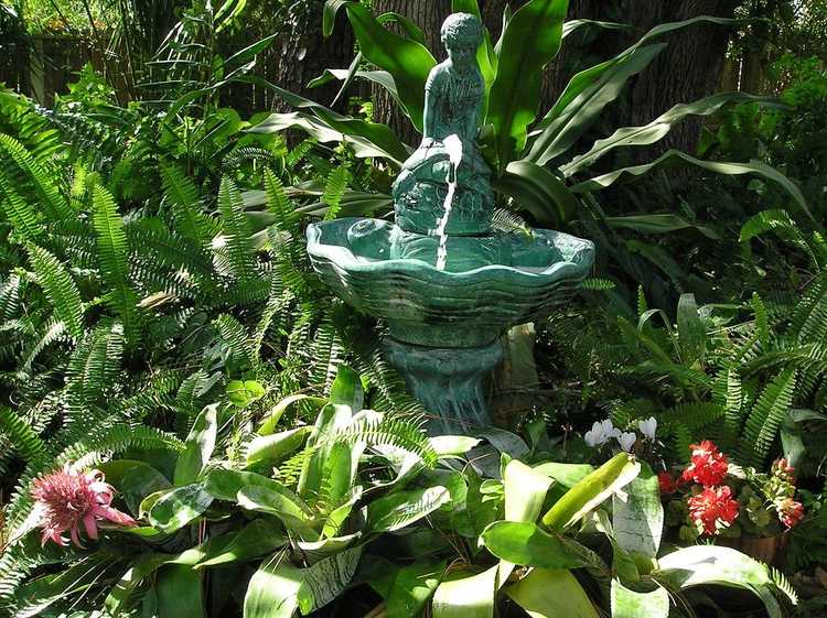 Lire la suite à propos de l’article Fontaines dans le jardin – Informations pour créer des fontaines de jardin