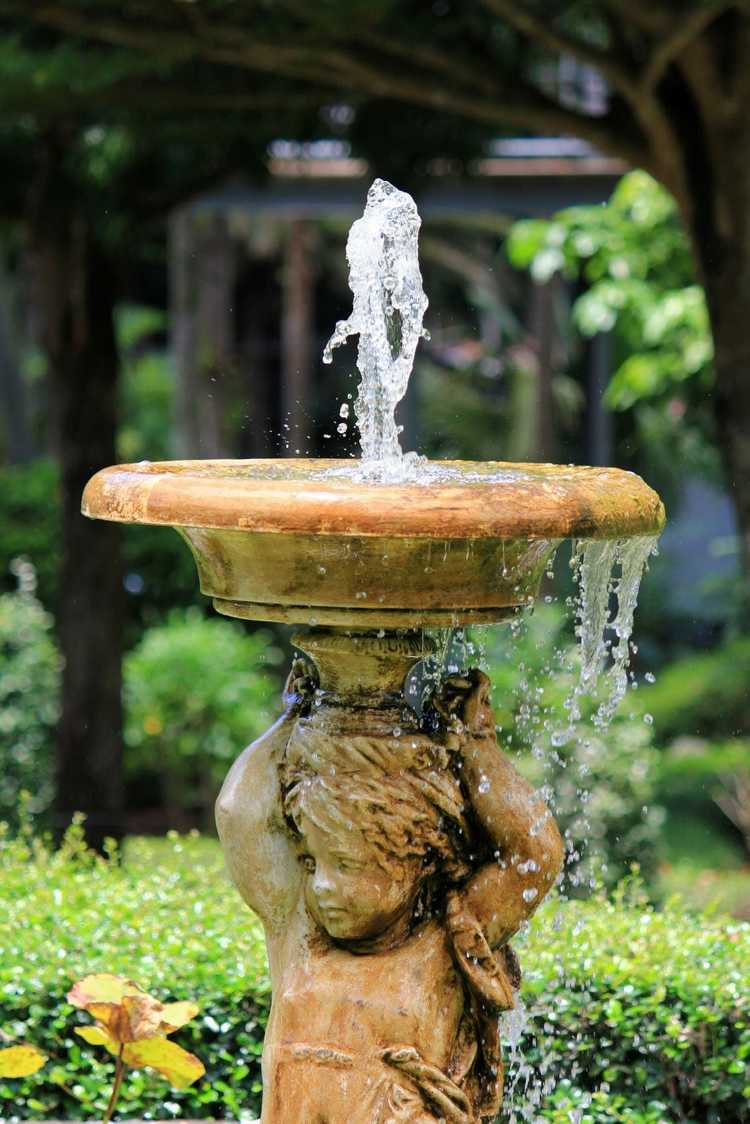 You are currently viewing Qu'est-ce qu'une pièce d'eau : types de pièces d'eau pour les jardins