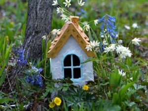 Lire la suite à propos de l’article Plantes pour jardins de fées : quelles fleurs planter pour attirer les fées