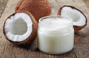 Lire la suite à propos de l’article Faits sur l’huile de noix de coco : Utiliser l’huile de noix de coco pour les plantes et plus encore