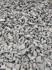Lire la suite à propos de l’article Informations sur le paillis de pierre concassée – Utiliser de la pierre concassée au lieu du paillis