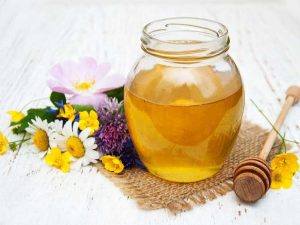 Lire la suite à propos de l’article Miel de différentes fleurs – Comment les fleurs affectent-elles la saveur du miel