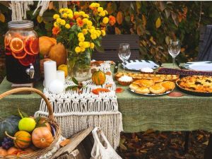 Lire la suite à propos de l’article Thanksgiving dans le jardin – Créer un dîner de Thanksgiving dans la cour