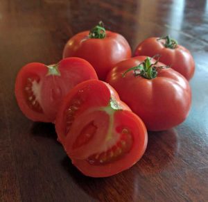 Lire la suite à propos de l’article Entretien des tomates Heatmaster : Cultiver des plants de tomates Heatmaster